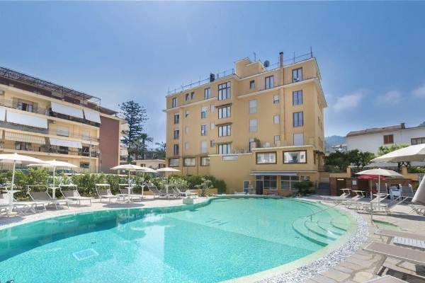 Hotel Leone